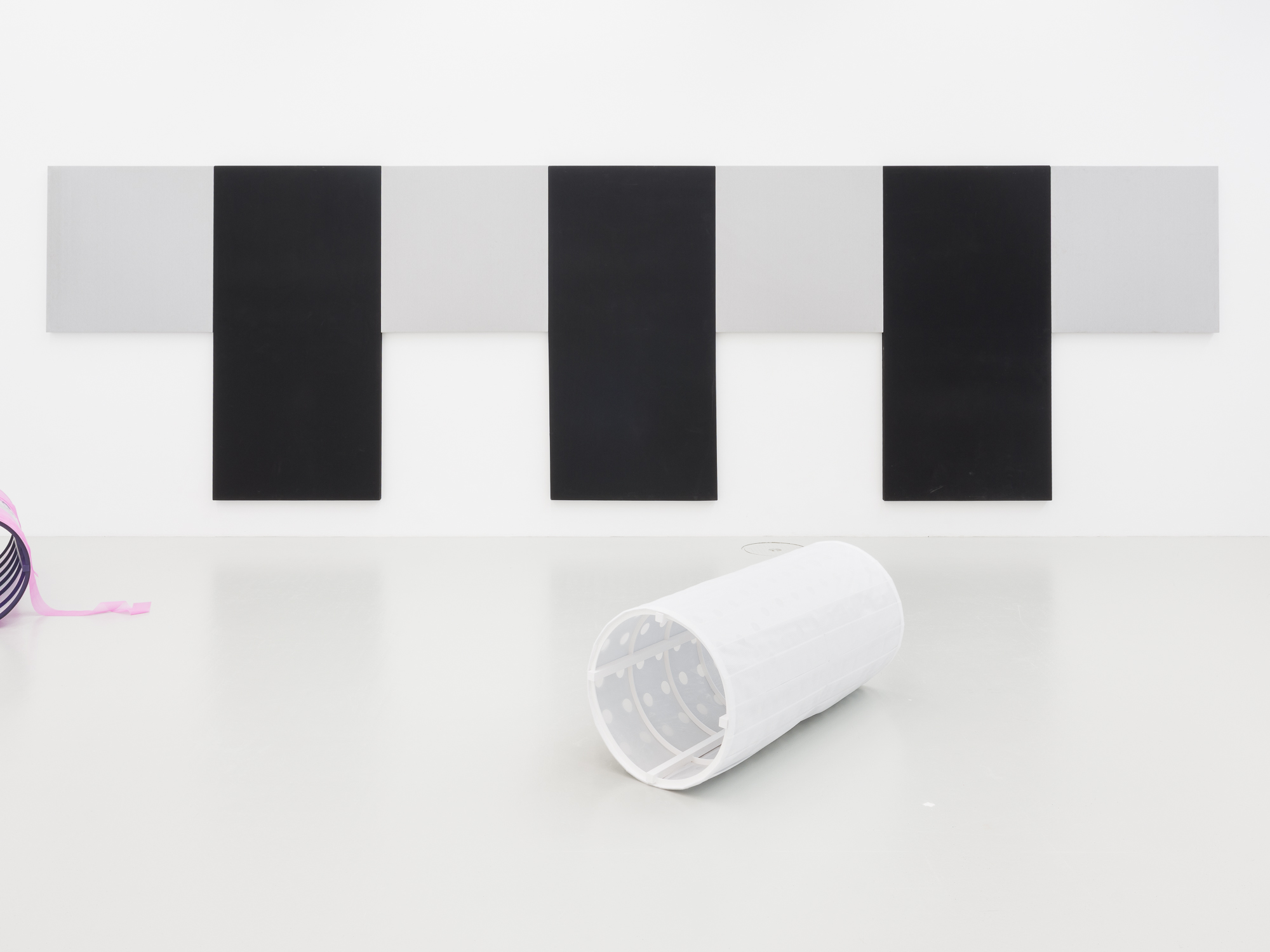 Théa Giglio, Plattform25, exhibition view, Centre d’art Neuchâtel, 2025. Photo: Sébastien Verdon.