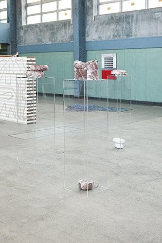 Bleta Jahaj, Perseus, Marmor, Plexiglas, Haar, 2013