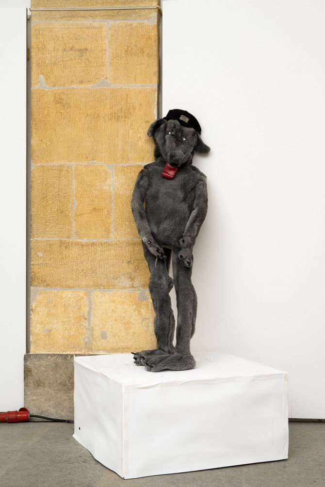 Cassidy Toner, Waiting for Odysseus (You), 2019
& Sara Ursina Sjölin, Sportscast, 2018,
Ausstellungsansicht / vue de l'exposition Plattform19, 2019
© Nico Müller_P19