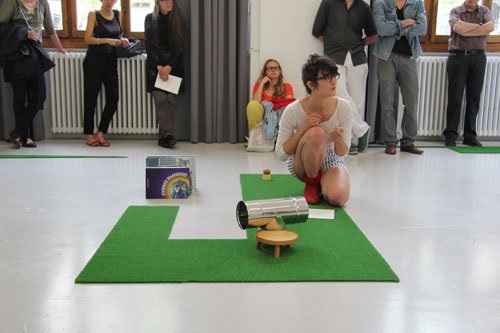 On n'est pas des plantes, performance, matériaux divers, HEAD – Genève, 2012