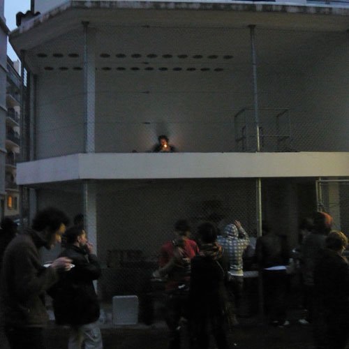 Nous tous, performance d’écriture, durée de 5h, ordinateur, videoprojecteur,
ACT Genève, 2010