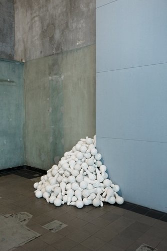 Heureka! (Plattform09), Gegossene
Gipsglühlampen, 2009