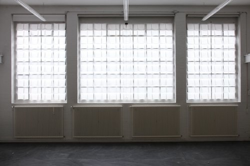 Ohne Titel, Papier auf Glas, 2009