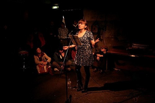 Rote Rumpelstilzchensocken, Performance, Act07, Osterquai Basel, 2007