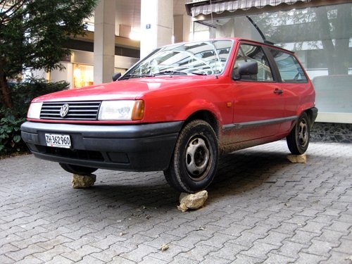 Car / River Maneuver, Lokal int. Biel,
Performance, 2010