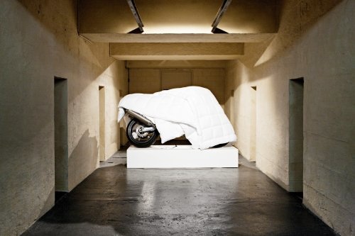 Mandy, Zusammenarbeit mir Sara Vidas, Motorrad und Textilien, 2012