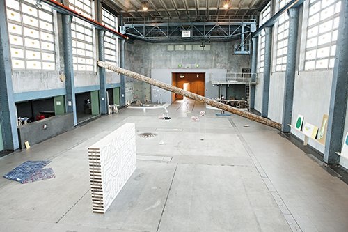 Plattform13, Tarik Hayward, Charge utile, sapin blanc, béton, 2013