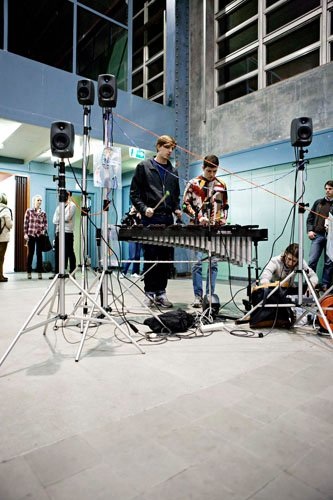 Ohne Titel, Zusammenarbeit mit Cédric Eisenring, Diverse Materialien, 2011